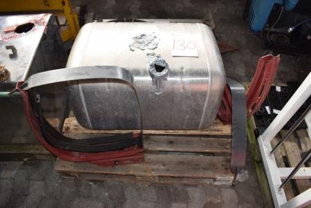 Alu diesel tank, B 95 D x 65 H x 65 cm with two tank bands