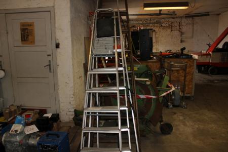 2 pcs. alustiger + Ladder