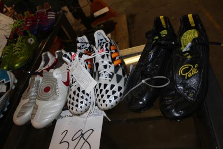 2 pairs of soccer shoes size. 7.5 + 1 pair size. 7