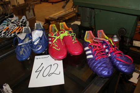 3 pairs of soccer shoes size. 7.5