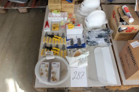 Pallet with cable stripper, new sikke Rights helmets and various EL materials NEW
