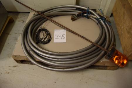 Hydraulic extension hoses and beacon