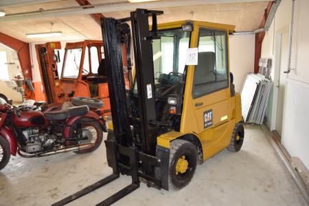 Forklift, mrk. Cat & Pills 2T year. 96 with gas. Driven about 7.400 timer.Nymalet. Full functional. Gas bottle not included