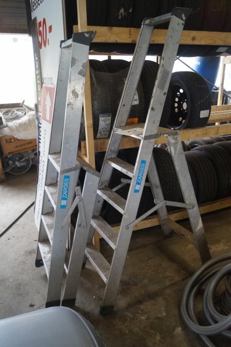 2 pcs aluminum ladders. Highest steps 90 and 110 cm.