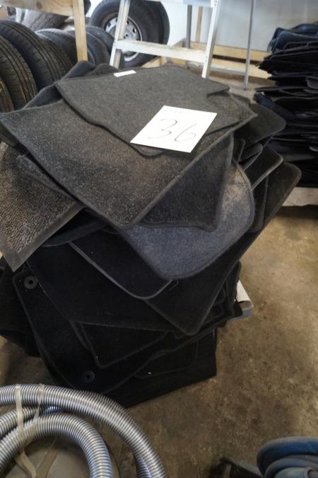 Miscellaneous used car mats.