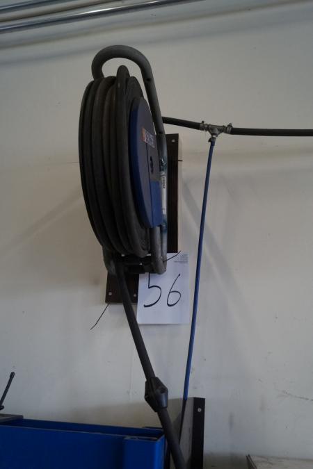 L1 Berner air hose winding device.