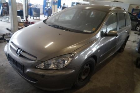 Peugeot 307 Air Van 1.6 Hdi Signed, former reg. No GE 90643 First recog. 21.09.2004 Separate each Turbo, missing air filter. Unknown condition.