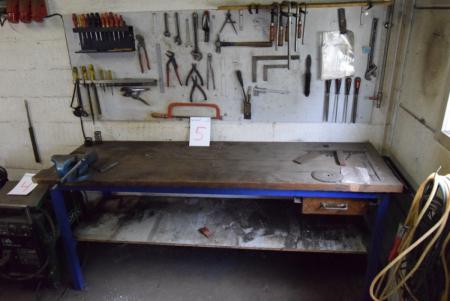 File bench with drawer + tool board with content. Dismantled by the buyer