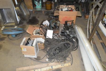 Div. Electrical parts, air pistons, electric cables, etc.