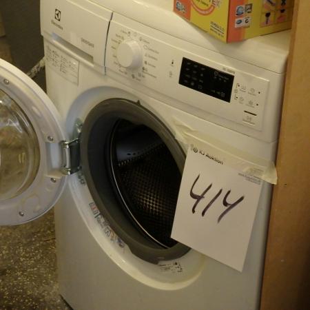 Vaskemaskine ELEKTROLUX 7 kg. Det oplyses at virker ok.
