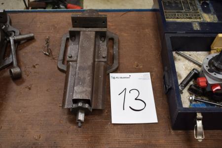 Machine vise jaws width of 140 mm