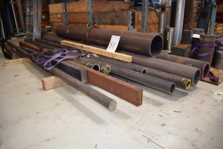 Various materials on the floor, hollow bars / massive / stainless