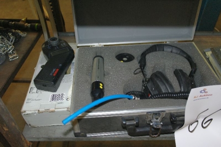 Kasse med lydudstyr + Bosch ledningssøger DMO-10