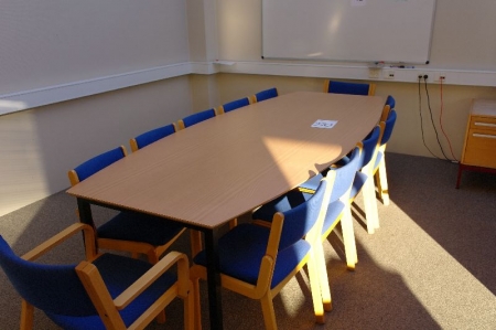Møde/Konferrence bord med 12 stole