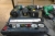 Rullevogn med indhold 2 x AKU bore/skruemaskiner Hitachi + Atlas Copco ligesliber 20000 R/min + Bosch varmepistol + Hitachi D13VB3 bormaskine + kasse med kopbor inkl styrebor + forlænger 