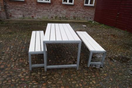Table and bench set. Width 200x60 cm.