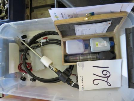 Kasse med cylindertæthedsprøveapparat + injektor cleaner + kompressionsteyktester til benzin/diesel 