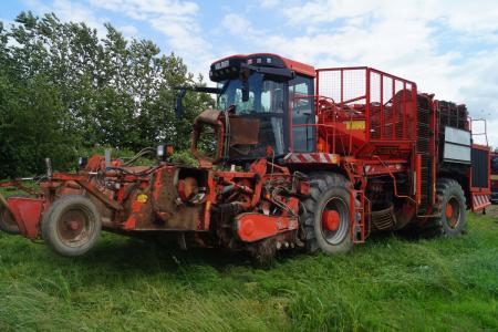 Cutter Holmer model TERRA DOS T2 Counter No. 105800 year 2000. According to ur 6590 HA. Illuminated defective gearbox.