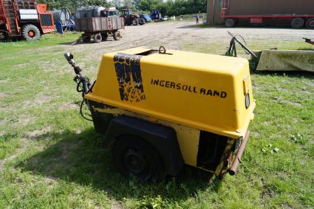 Mobile compressor with Deutz engine model P100. Stand unknown.