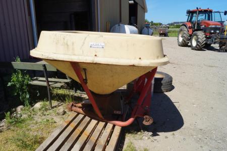 Manure spreaders. For tractor 800 liters.
