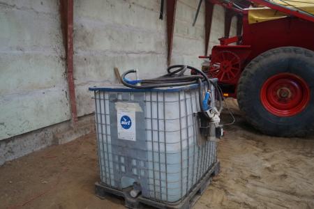 Pallet tank with pump and adblue about 500 liters.