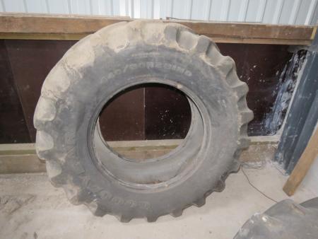 2 tires with wheels 440/80 R 28