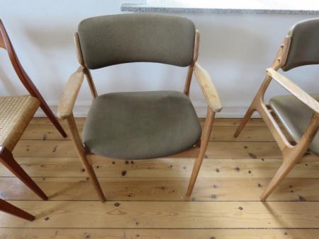 Egetræsstol med stof fra Odense Møbelfabrik