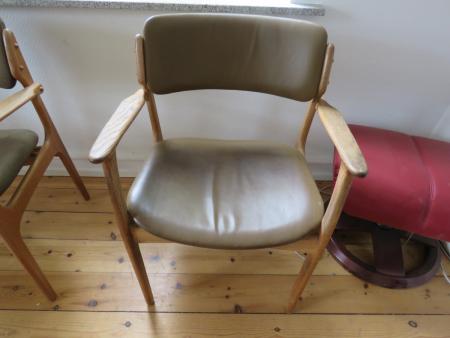 Oak chair with leather from Odense Møbelfabrik