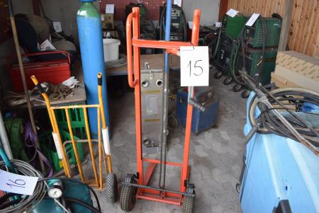 Hand truck with lift