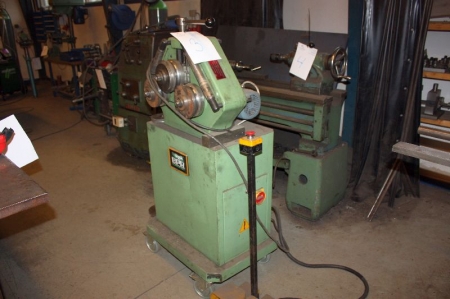 Section bending machine with 3 matrices