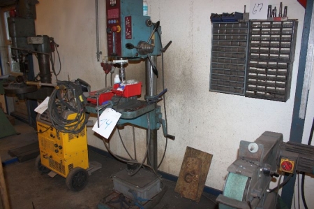 Pillar drill with machine vice and drill
