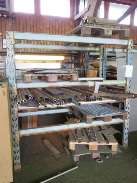 Pallet roll with contents. Of various iron and plates. 300x200x110 cm