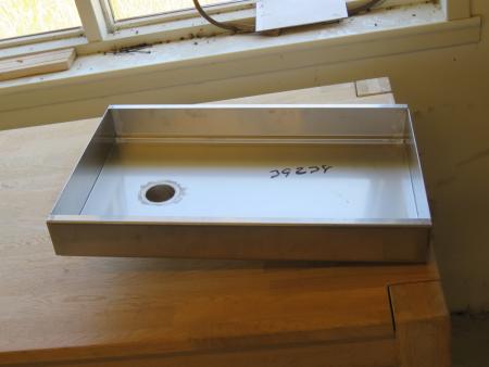 Sink done in stainless steel. 53.5x34 cm
