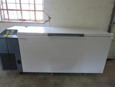 Freezer Thermo Scientific. Type 5820, serial no. 825901-238. Hi Stage: R-404A / 680 gr. Can freeze down to -80 degrees