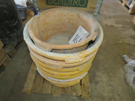 7 pcs. plastic tubs + 1. bucket with faulty handle
