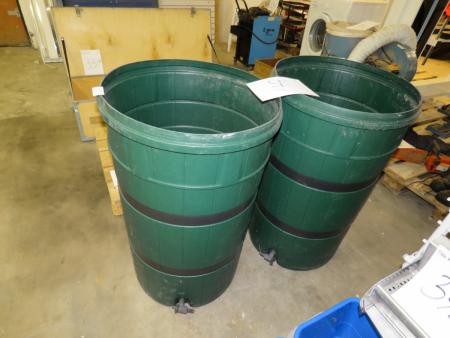 2 pcs. water tanks with valve