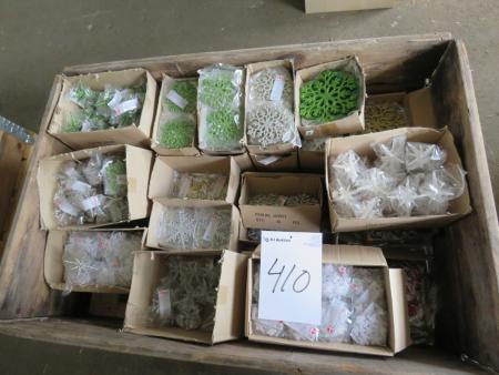 Pallet with ca. 500. Assorted christmas decorations