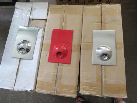3 kasser med magnetkapselåbnere rød, Chrome og mat metal i alt 180 stk.