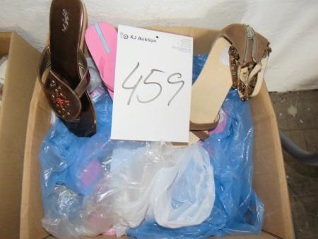 Box of assorted ladies sandals NEW different sizes