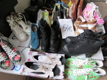 16 pairs of women's shoes NEW Str. 40