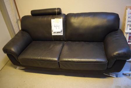 2 pers. Black leather sofa. Have minor injuries