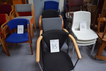 2 Stück. Stühle hellgrau Materie + 1. Stuhl blauer Stoff + 3 Stück. Stühle schwarzer Stoff + 1. Stuhl graue Substanz