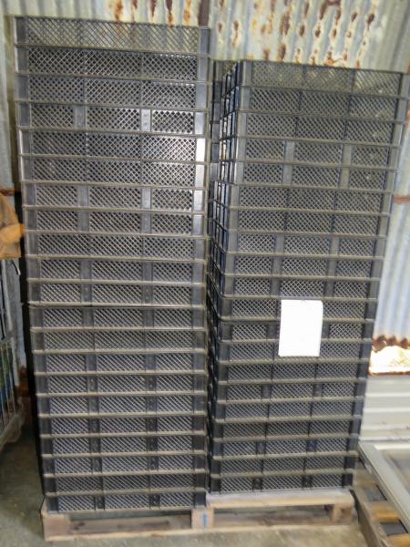 Plastic boxes / bread boxes about 83 x 60 x 40 x 9 cm