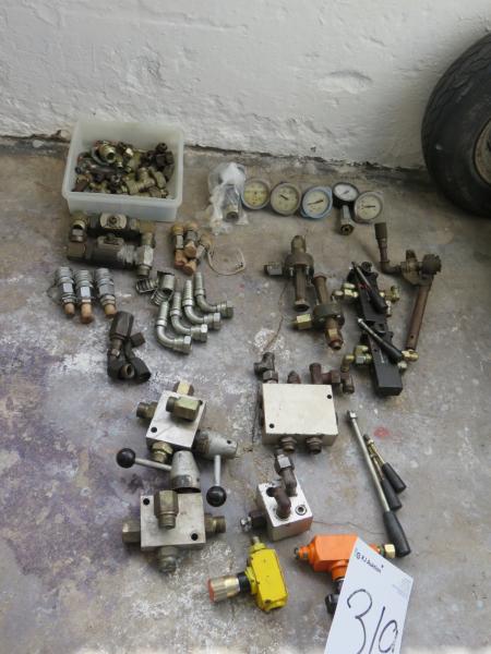 Various hydraulics and pneumatic parts.
