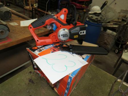 Black & Decker battery power saw New glec 1817-QW is missing battery.