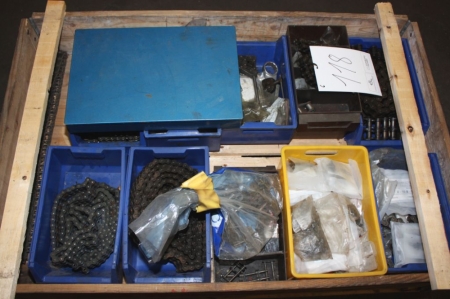 Pallet with various metal chains