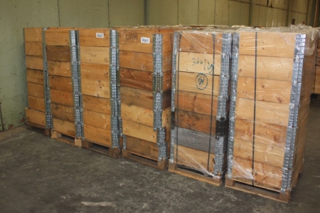 6 half pallets with pallet collars