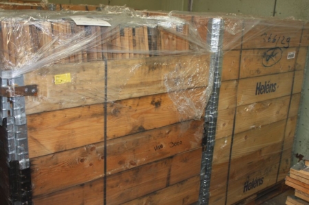 2 pallets with pallet collars