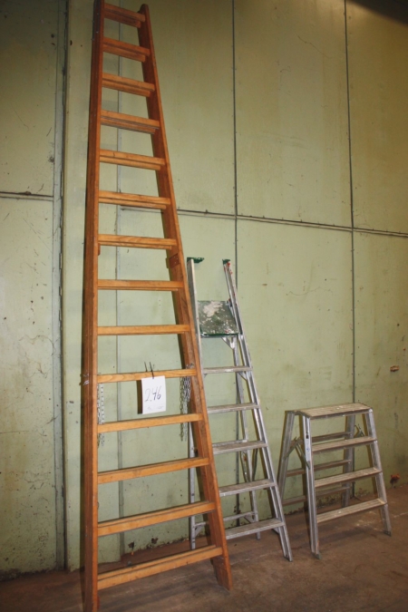 3 trestle ladders