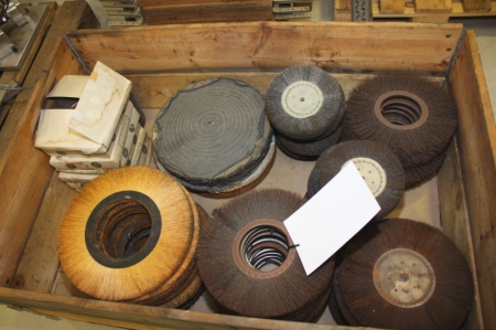 Pallet with various grinding accessories (steel brushes)
